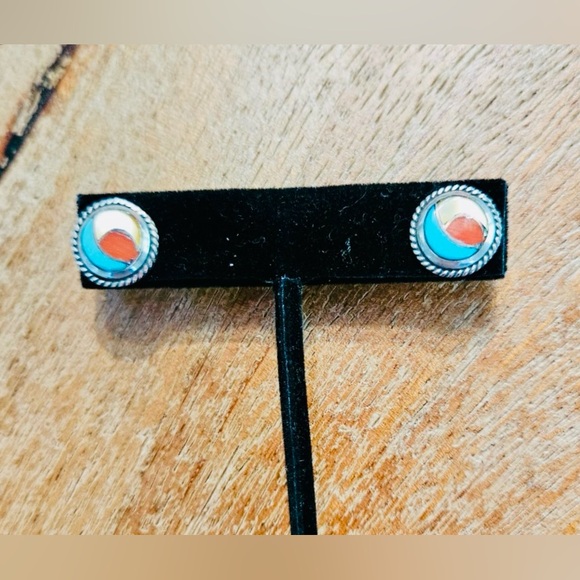 VINTAGE ZUNI Native American Sterling Silver Sun Multi Stone Inlay Earring Studs - Picture 6 of 7
